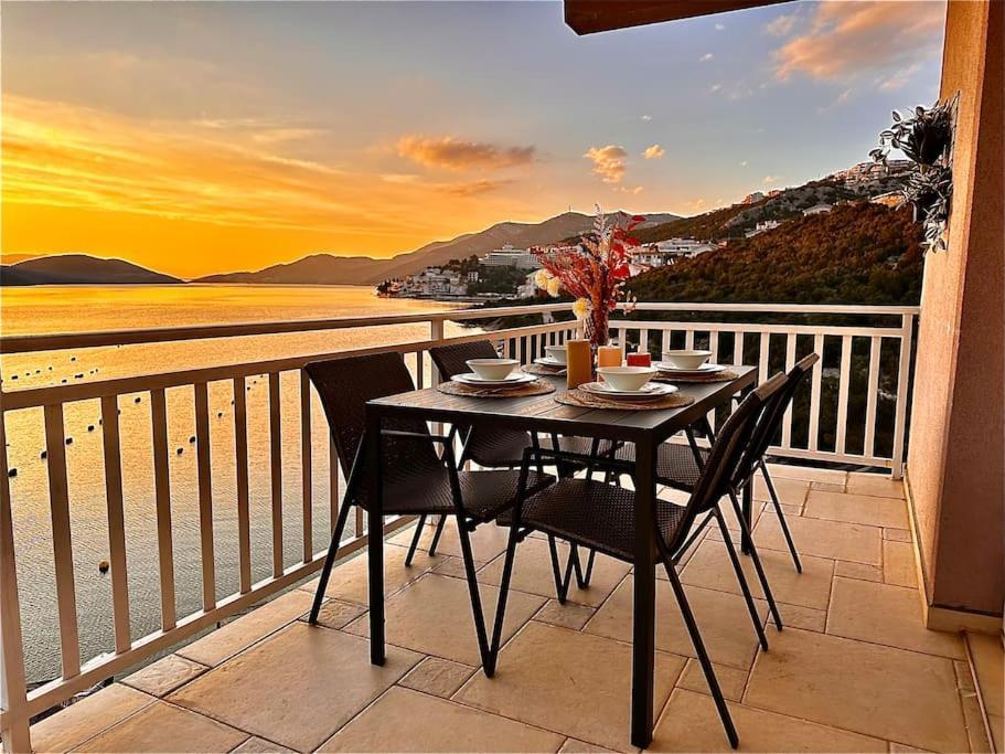 Beautiful Fully Renovated Apartment By The Sea, Large Balcony With Enchanting Views Neum Exteriör bild