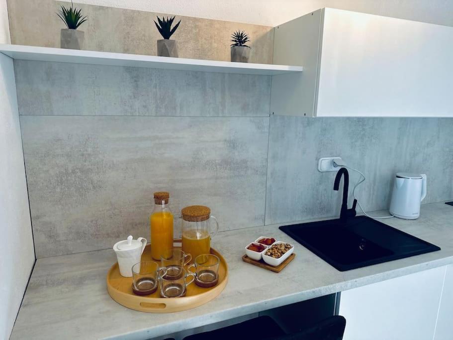 Beautiful Fully Renovated Apartment By The Sea, Large Balcony With Enchanting Views Neum Exteriör bild